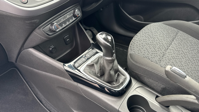 Vauxhall Crossland 1.2 Design 5dr Petrol Hatchback